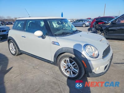 Czwarte zdjęcie samochodu z boku: 2012 MINI COOPER S VIN:WMWSV3C55CT387213 - miniatura