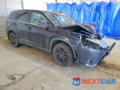 Czwarte zdjęcie samochodu z boku: 2019 TOYOTA HIGHLANDER SE VIN:5TDJZRFH8KS608974 - miniatura