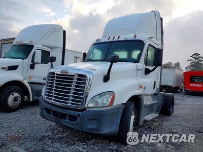 Zdjęcie 9 z 10 samochodu: 2016 FREIGHTLINER CASCADIA 125 SEMI TRUCK VIN:1FUBGEDV9GLHC5748 - miniatura