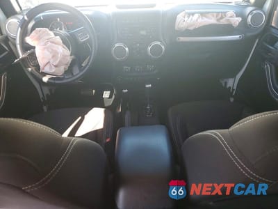 Zdjęcie 8 z 11 samochodu: 2015 JEEP WRANGLER UNLIMITED SAHARA VIN:1C4BJWEG9FL718118 - miniatura