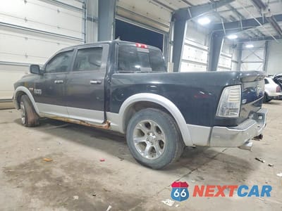 Drugie zdjęcie samochodu z przodu: 2017 RAM 1500 LARAMIE 4WD 5.7L V8 CREW CAB VIN:1C6RR7NT7HS508255 - miniatura