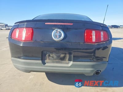 Zdjęcie 6 z 12 samochodu: 2010 FORD MUSTANG VIN:1ZVBP8AN1A5166090 - miniatura
