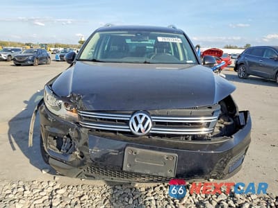Piąte zdjęcie samochodu w środku: 2017 VOLKSWAGEN TIGUAN WOLFSBURG VIN:WVGRV7AX2HK002731 - miniatura