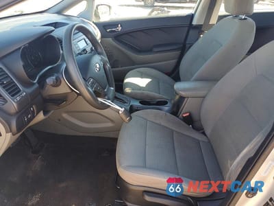 Zdjęcie 7 z 11 samochodu: 2015 KIA FORTE LX VIN:KNAFX4A68F5327187 - miniatura
