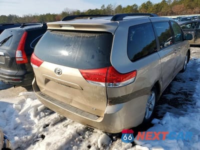 Trzecie zdjęcie samochodu z tyłu: 2011 TOYOTA SIENNA LE VIN:5TDKK3DC3BS027444 - miniatura