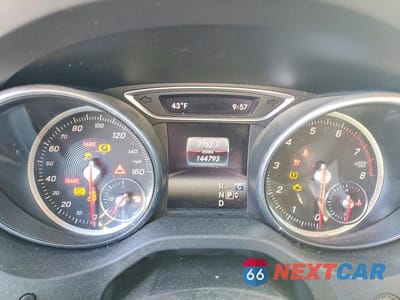 Zdjęcie 9 z 11 samochodu: 2018 MERCEDES-BENZ CLA 250 4MATIC VIN:WDDSJ4GB4JN551384 - miniatura