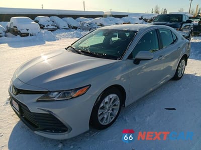 2022 TOYOTA CAMRY LE 4T1C11BK0NU065666 - główne zdjęcie licytacji z USA - miniatura