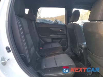Zdjęcie 11 z 14 samochodu: 2018 MITSUBISHI OUTLANDER SE VIN:JA4AZ3A33JZ035871 - miniatura