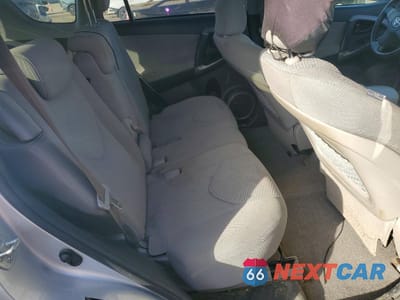 Zdjęcie 11 z 14 samochodu: 2006 TOYOTA RAV4 LIMITED VIN:JTMBD31V066003995 - miniatura