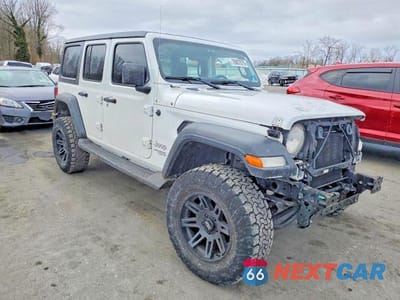 Czwarte zdjęcie samochodu z boku: 2018 JEEP WRANGLER UNLIMITED SPORT VIN:1C4HJXDG4JW103355 - miniatura
