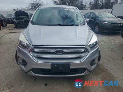 Piąte zdjęcie samochodu w środku: 2019 FORD ESCAPE SE VIN:1FMCU9GDXKUB10656 - miniatura