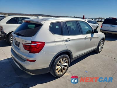 Trzecie zdjęcie samochodu z tyłu: 2017 BMW X3 SDRIVE28I VIN:5UXWZ7C38H0X38914 - miniatura