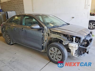 Czwarte zdjęcie samochodu z boku: 2019 KIA RIO S VIN:3KPA24AB6KE211817 - miniatura