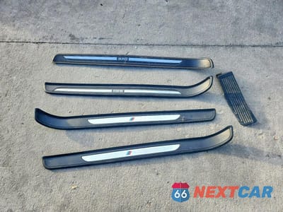 Zdjęcie 12 z 13 samochodu: 2011 BMW 335 XI VIN:WBAKF9C52BE619320 - miniatura