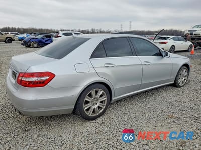 Trzecie zdjęcie samochodu z tyłu: 2013 MERCEDES-BENZ E 350 4MATIC VIN:WDDHF8JBXDA722288 - miniatura