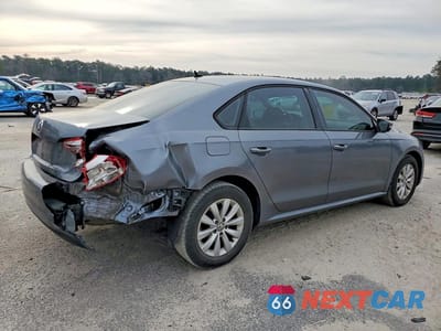 Trzecie zdjęcie samochodu z tyłu: 2013 VOLKSWAGEN PASSAT S VIN:1VWAH7A36DC121633 - miniatura