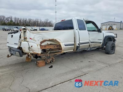 Trzecie zdjęcie samochodu z tyłu: 2000 CHEVROLET SILVERADO K1500 VIN:1GCEK19T9YE385334 - miniatura