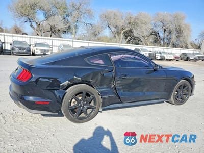 Trzecie zdjęcie samochodu z tyłu: 2018 FORD MUSTANG VIN:1FA6P8THXJ5163139 - miniatura