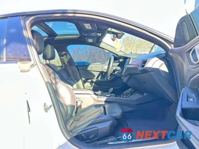 Piąte zdjęcie samochodu w środku: 2021 BMW M235XI VIN:WBA13AL06M7G83218 - miniatura