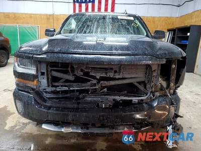 Piąte zdjęcie samochodu w środku: 2019 CHEVROLET SILVERADO LD K1500 LT VIN:2GCVKPEC8K1160680 - miniatura