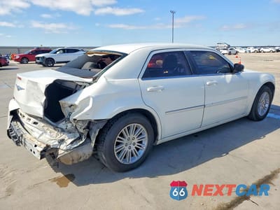 Trzecie zdjęcie samochodu z tyłu: 2009 CHRYSLER 300 LX VIN:2C3KA43D39H612542 - miniatura