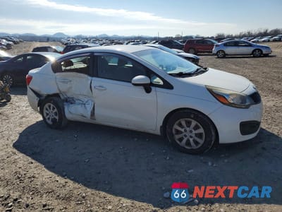 Czwarte zdjęcie samochodu z boku: 2015 KIA RIO LX VIN:KNADM4A35F6428333 - miniatura