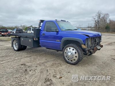 Czwarte zdjęcie samochodu z boku: 2001 CHEVROLET SILVERADO FLATBED TRUCK VIN:1GBJC34151F135588 - miniatura