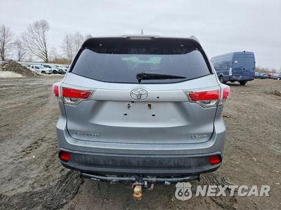 Zdjęcie 6 z 12 samochodu: 2015 TOYOTA HIGHLANDER LE VIN:5TDBKRFH1FS223934 - miniatura