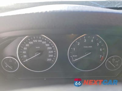 Zdjęcie 9 z 12 samochodu: 2016 BMW 320 XI VIN:WBA8E5G53GNT93392 - miniatura