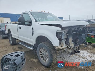 Czwarte zdjęcie samochodu z boku: 2017 FORD F250 SUPER DUTY VIN:1FTBF2B63HEE89884 - miniatura