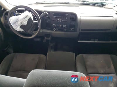 Zdjęcie 8 z 12 samochodu: 2011 CHEVROLET SILVERADO K1500 LS VIN:1GCRKREAXBZ167830 - miniatura