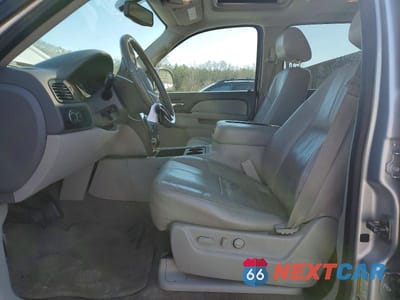 Zdjęcie 7 z 12 samochodu: 2014 CHEVROLET SUBURBAN C1500 LT VIN:1GNSCJE0XER192326 - miniatura