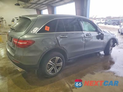 Trzecie zdjęcie samochodu z tyłu: 2019 MERCEDES-BENZ GLC 350E VIN:WDC0G5EB3KF610102 - miniatura