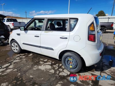 Drugie zdjęcie samochodu z przodu: 2011 KIA SOUL BASE VIN:KNDJT2A16B7267281 - miniatura