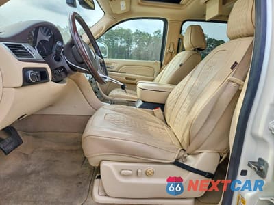 Zdjęcie 7 z 13 samochodu: 2008 CADILLAC ESCALADE ESV VIN:1GYFK66848R224782 - miniatura