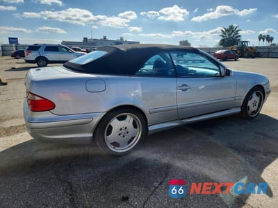 Trzecie zdjęcie samochodu z tyłu: 2002 MERCEDES-BENZ CLK 55 AMG VIN:WDBLK74G72T115976 - miniatura