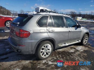 Trzecie zdjęcie samochodu z tyłu: 2012 BMW X5 XDRIVE35I VIN:5UXZV4C51CL756882 - miniatura