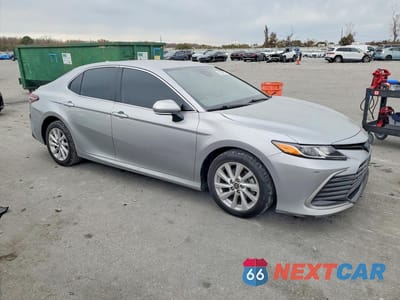 Czwarte zdjęcie samochodu z boku: 2023 TOYOTA CAMRY LE VIN:4T1R11AK5PU800494 - miniatura