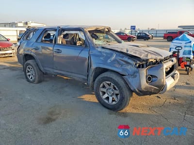 Czwarte zdjęcie samochodu z boku: 2015 TOYOTA 4RUNNER SR5/SR5 PREMIUM VIN:JTEBU5JR6F5268257 - miniatura