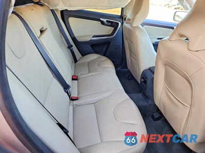 Zdjęcie 11 z 13 samochodu: 2016 VOLVO XC60 T6 PLATINUM VIN:YV449MDM9G2868909 - miniatura