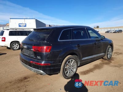 Trzecie zdjęcie samochodu z tyłu: 2017 AUDI Q7 PRESTIGE VIN:WA1VAAF75HD030039 - miniatura
