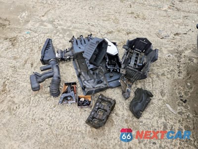 Zdjęcie 12 z 13 samochodu: 2015 JEEP WRANGLER UNLIMITED SAHARA VIN:1C4BJWEG9FL723271 - miniatura