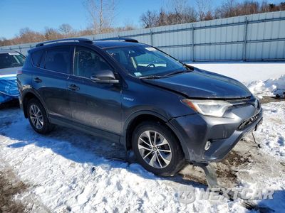 Czwarte zdjęcie samochodu z boku: 2017 TOYOTA RAV4 HV LE VIN:JTMRJREVXHD152434 - miniatura
