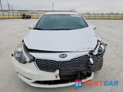 Piąte zdjęcie samochodu w środku: 2014 KIA FORTE LX VIN:KNAFX4A65E5059861 - miniatura