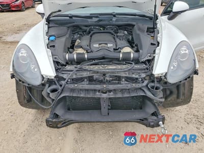 Zdjęcie 12 z 13 samochodu: 2013 PORSCHE CAYENNE GTS VIN:WP1AD2A25DLA71668 - miniatura