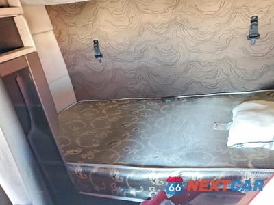 Zdjęcie 6 z 10 samochodu: 2015 VOLVO VN VNL VIN:4V4NC9EH6FN186708 - miniatura