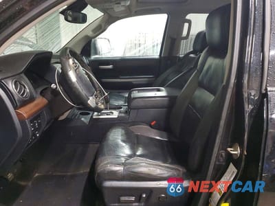 Zdjęcie 7 z 12 samochodu: 2018 TOYOTA TUNDRA LIMITED VIN:5TFHY5F15JX726552 - miniatura