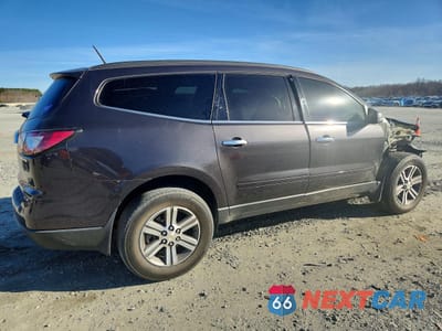 Trzecie zdjęcie samochodu z tyłu: 2017 CHEVROLET TRAVERSE LT VIN:1GNKRHKD9HJ232316 - miniatura