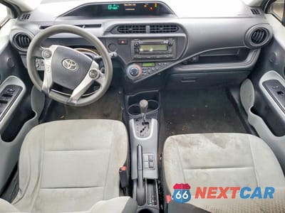 Zdjęcie 8 z 11 samochodu: 2013 TOYOTA PRIUS C VIN:JTDKDTB33D1528718 - miniatura
