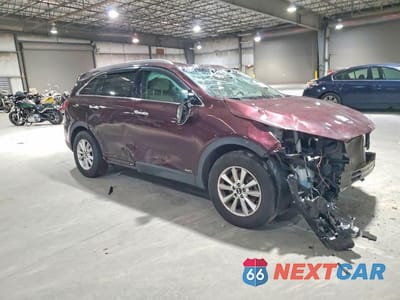 Czwarte zdjęcie samochodu z boku: 2019 KIA SORENTO L VIN:5XYPGDA36KG559351 - miniatura